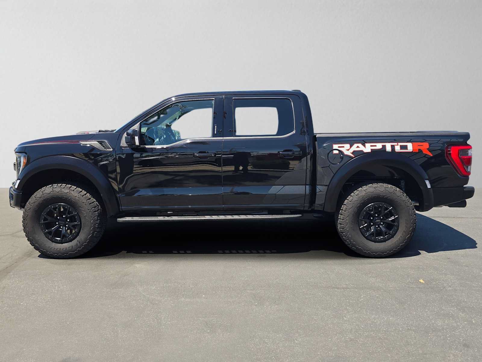 Used 2023 Ford F150 Raptor w/ Equipment Group 802A Raptor R AWD/4WD image 7
