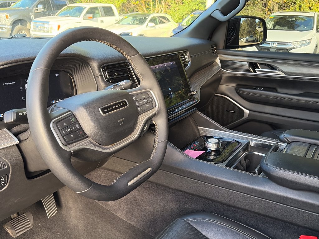 Used 2024 Jeep Wagoneer Series II w/ Flexible Seating Group RWD image 14