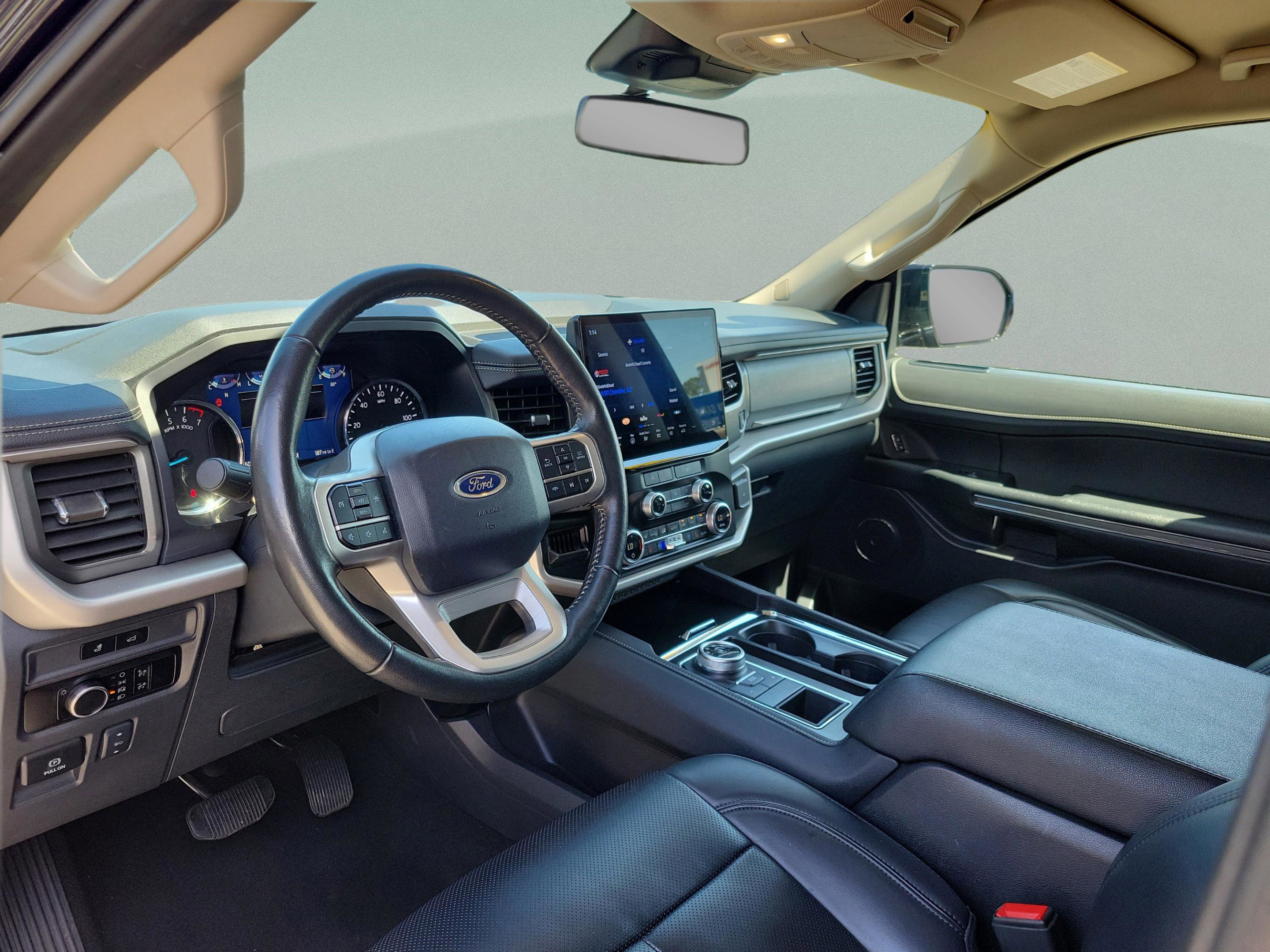 Used 2024 Ford Expedition XLT image 7