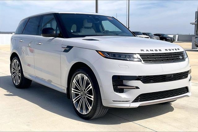 New 2026 Land Rover Range Rover Sport Dynamic SE image 2