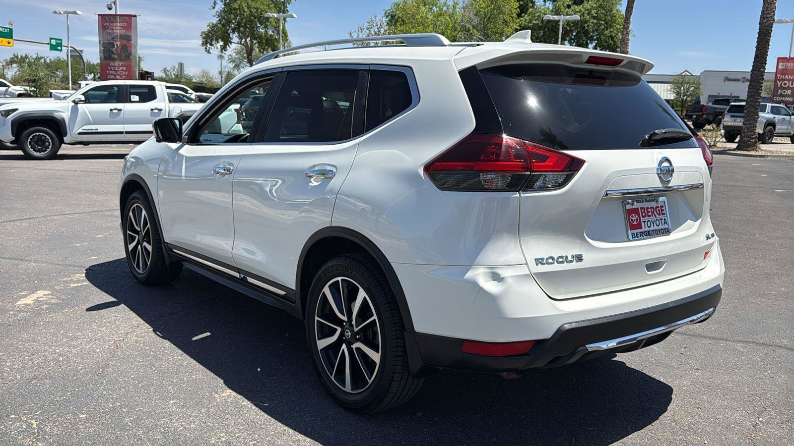 Used 2018 Nissan Rogue SL w/ Premium Package AWD/4WD image 5
