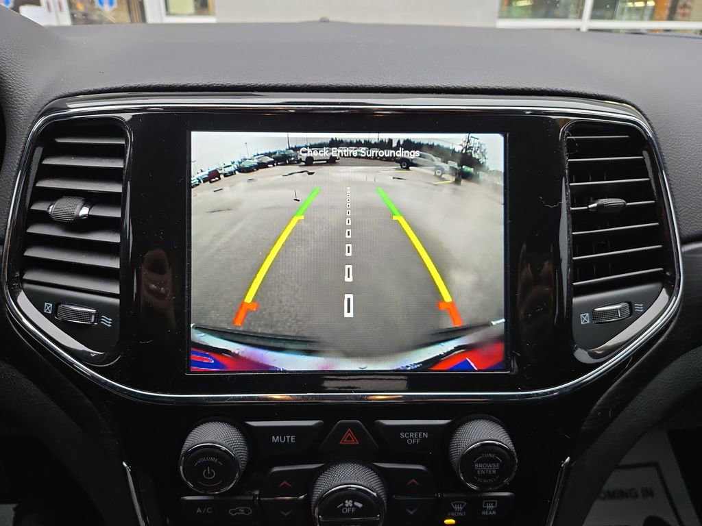 Used 2021 Jeep Grand Cherokee Laredo X image 25