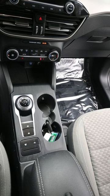 Used 2020 Ford Escape SE image 20