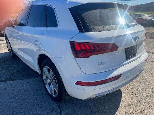 Used 2018 Audi Q5 2.0T Premium Plus w/ Premium Plus Package image 4