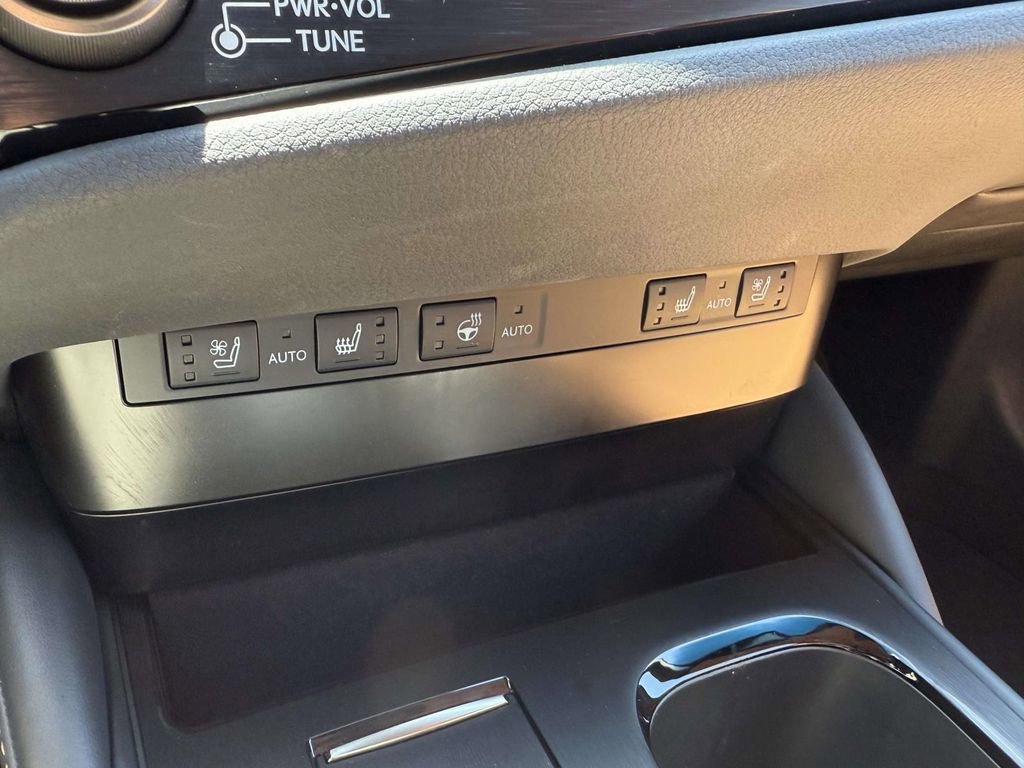 Used 2024 Lexus ES 350 w/ Premium Package FWD image 25