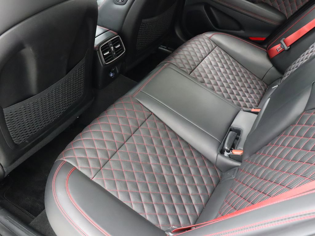 Used 2023 Genesis G70 3.3T w/ Sport Prestige Package RWD image 36