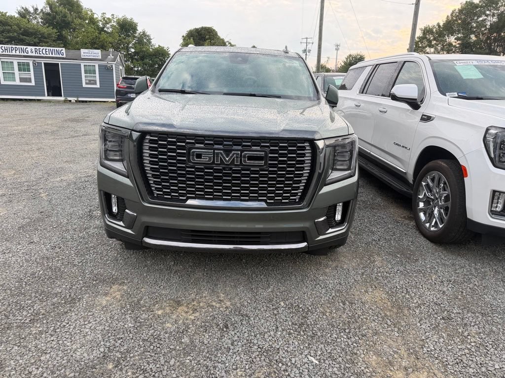 Used 2024 GMC Yukon Denali Ultimate AWD/4WD image 3