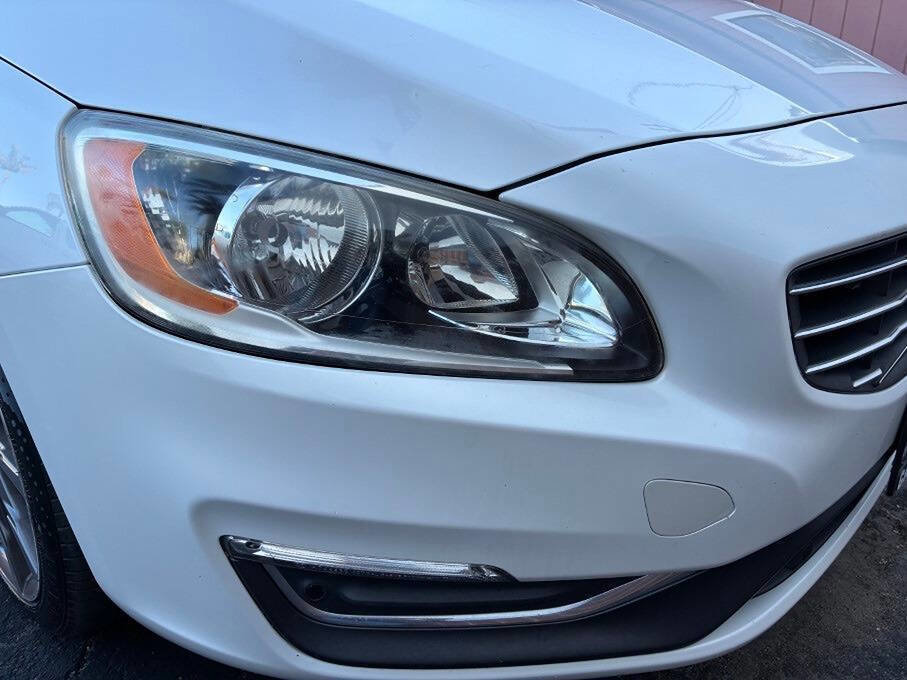 Used 2015 Volvo V60 T5 Premier w/ 19" Sport Package FWD image 13