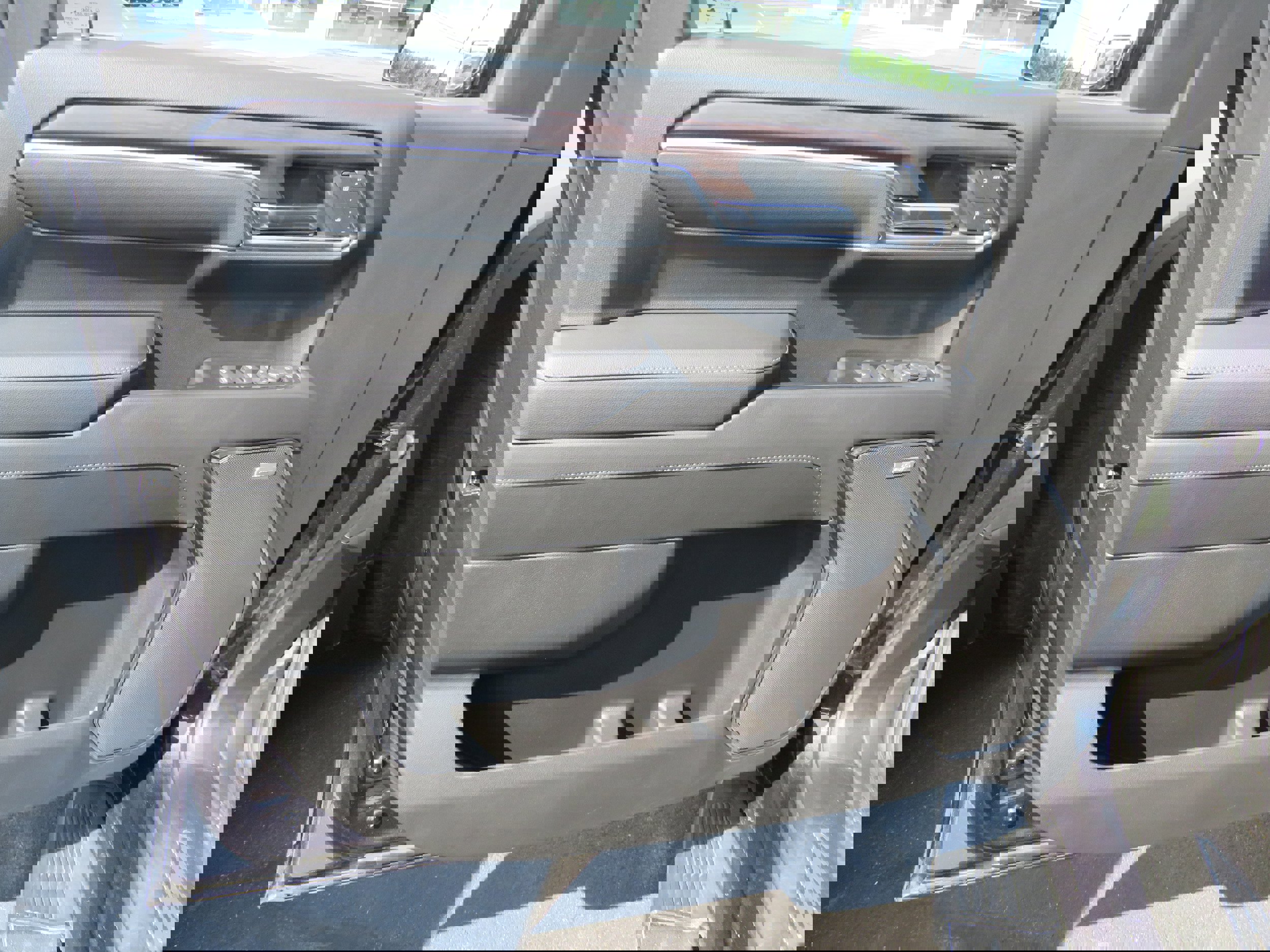 Used 2022 GMC Sierra 1500 SLT w/ SLT Premium Plus Package image 14