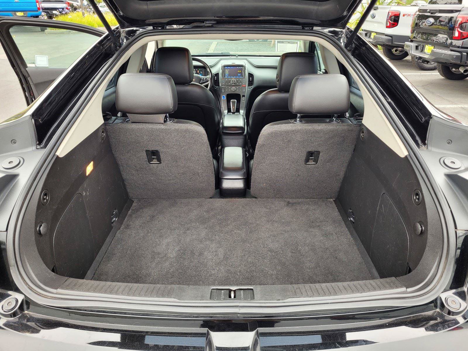 Used 2015 Chevrolet Volt Premium w/ Premium Trim Package FWD image 35