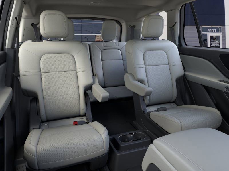 New 2025 Lincoln Aviator AWD w/ Equipment Group 101A image 11