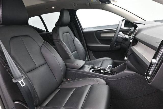 Used 2023 Volvo XC40 B5 Ultimate w/ Protection Package Premier AWD/4WD image 34