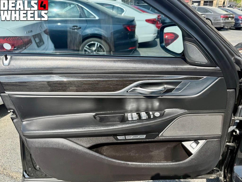Used 2017 BMW 740i RWD image 14