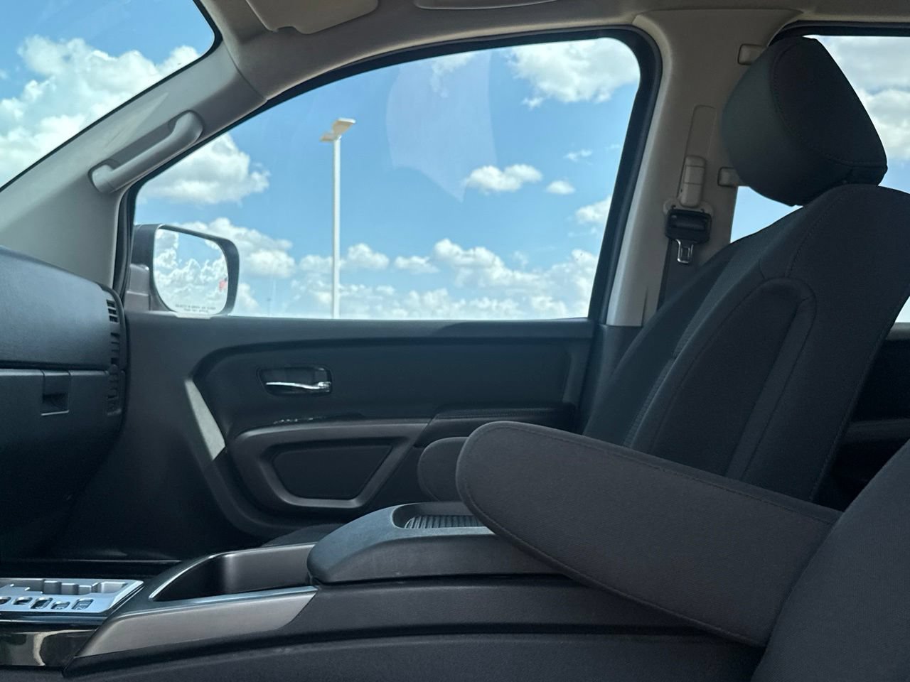Used 2015 Nissan Titan SV w/ SV Value Truck Package RWD image 41