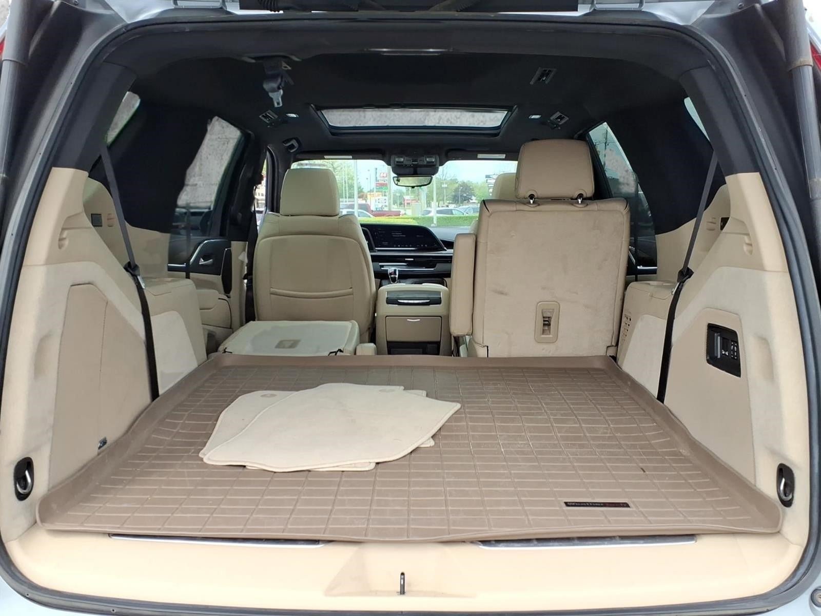 Used 2023 Cadillac Escalade Premium Luxury AWD/4WD image 12