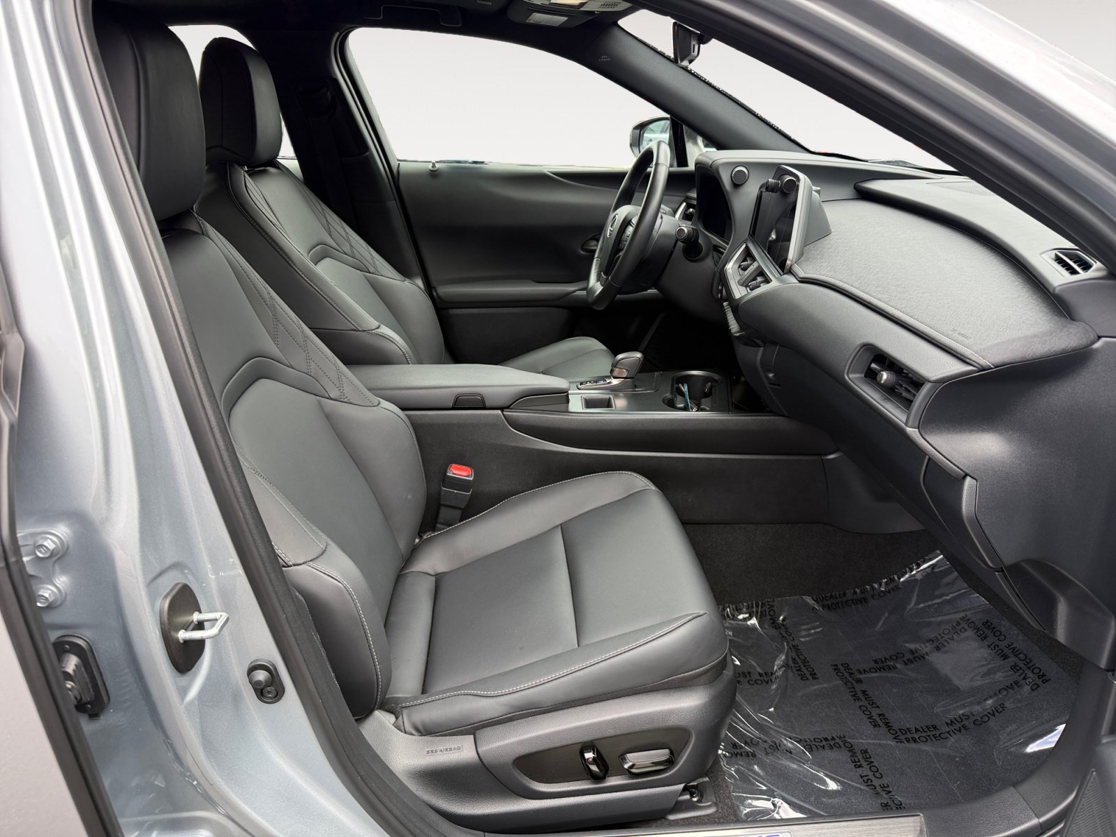 Used 2025 Lexus UX 300h FWD w/ Accessory Package (Z2) image 19