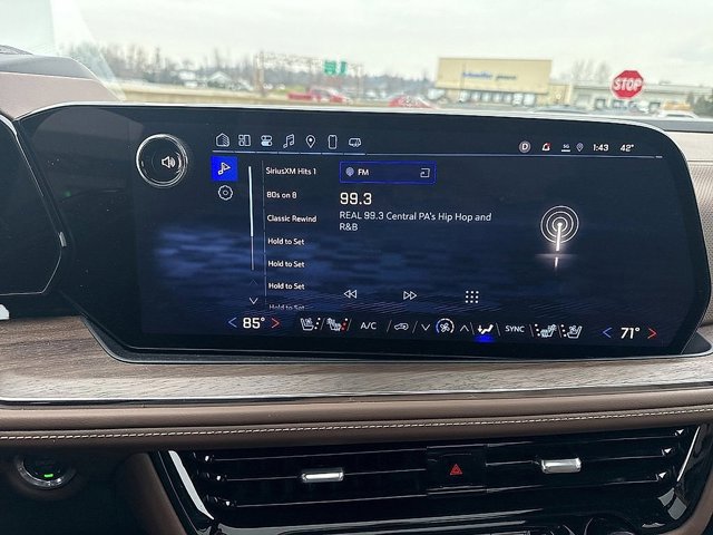 Used 2025 Chevrolet Tahoe High Country image 19