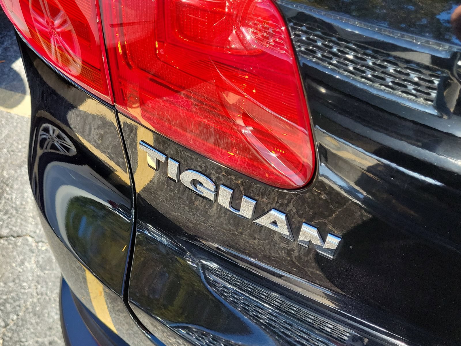 Used 2017 Volkswagen Tiguan Wolfsburg Edition FWD image 7