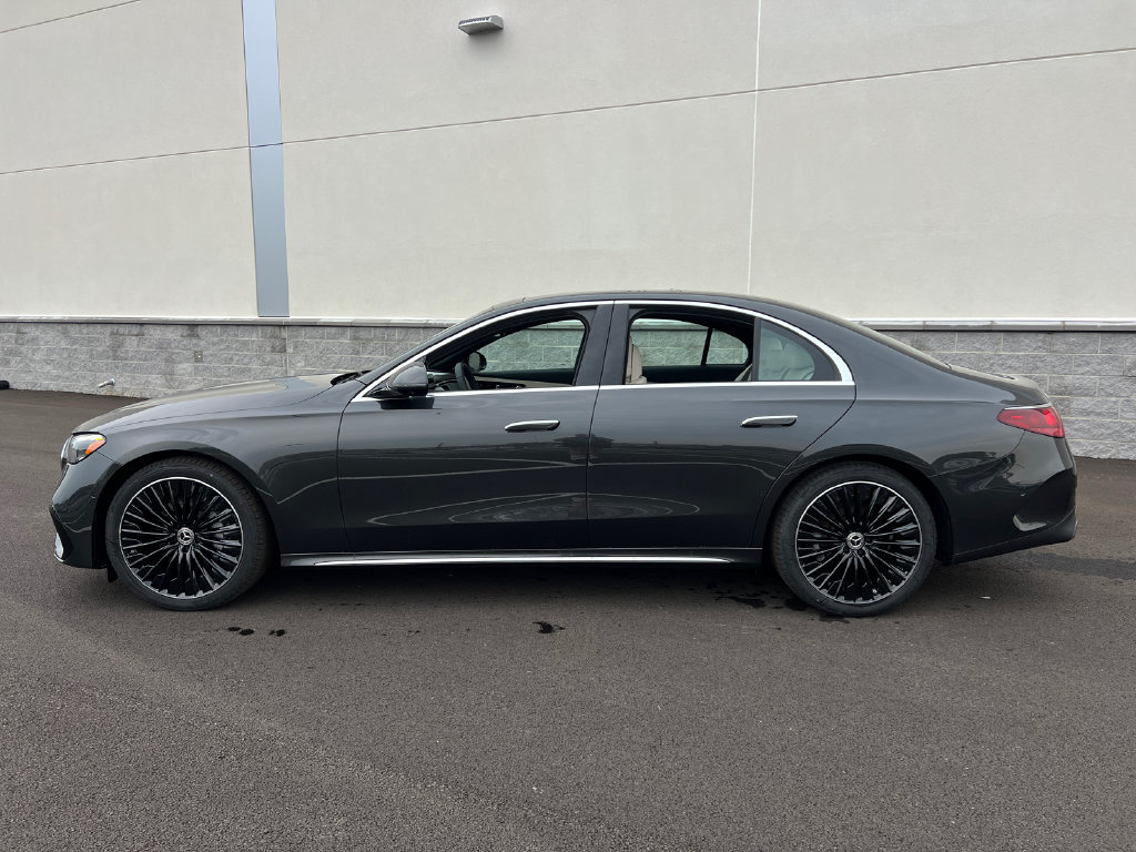 New 2026 Mercedes-Benz E 350 4MATIC Sedan image 4