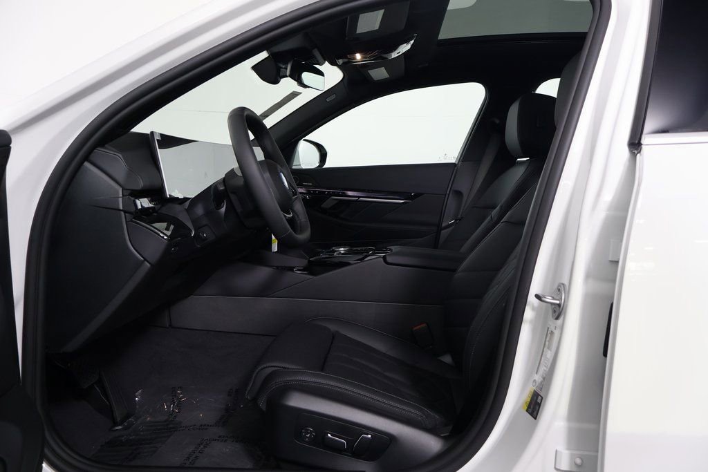 New 2026 BMW i5 eDrive40 w/ Premium Package image 5