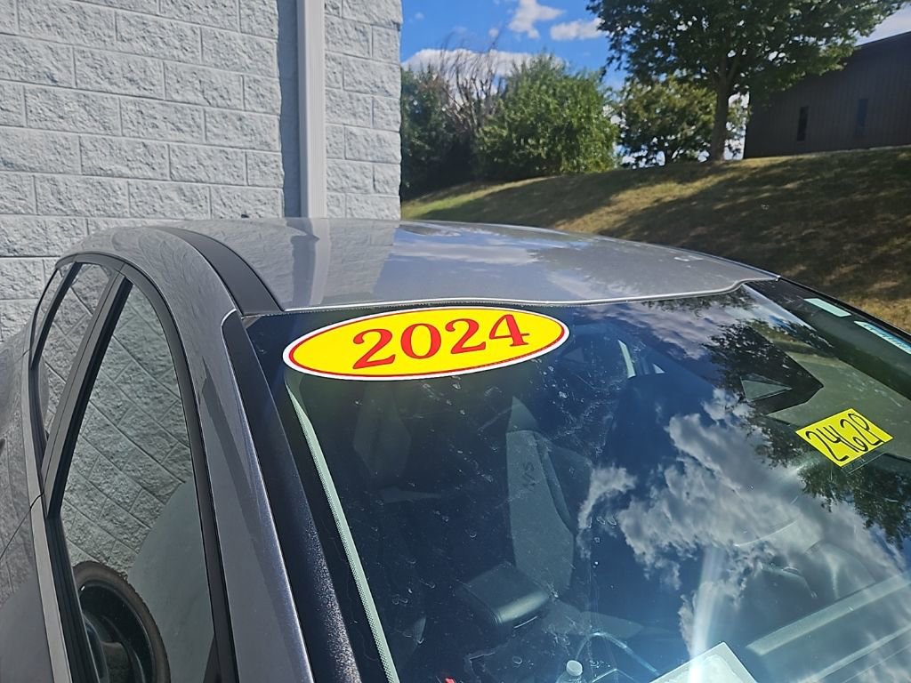 Used 2024 Kia Sportage LX image 3