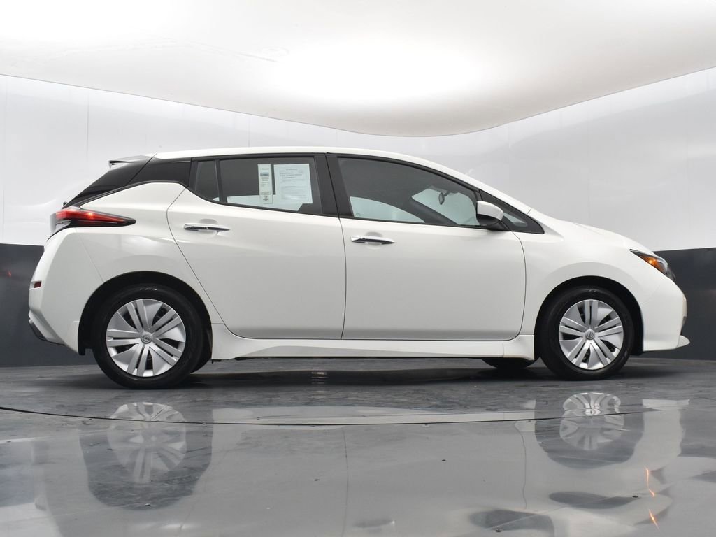 Used 2024 Nissan Leaf S image 42