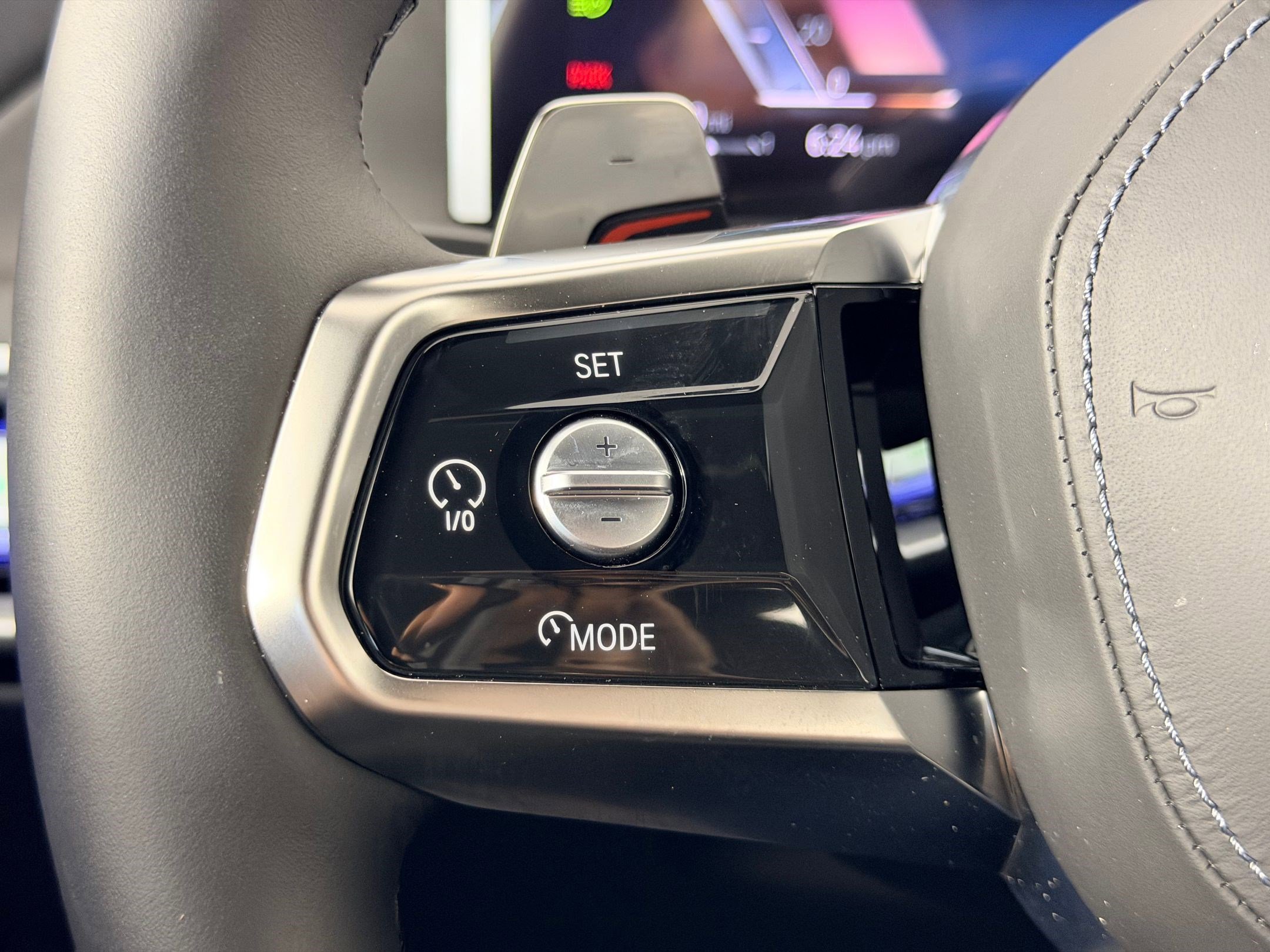 Certified 2025 BMW 740i w/ Premium Package image 15