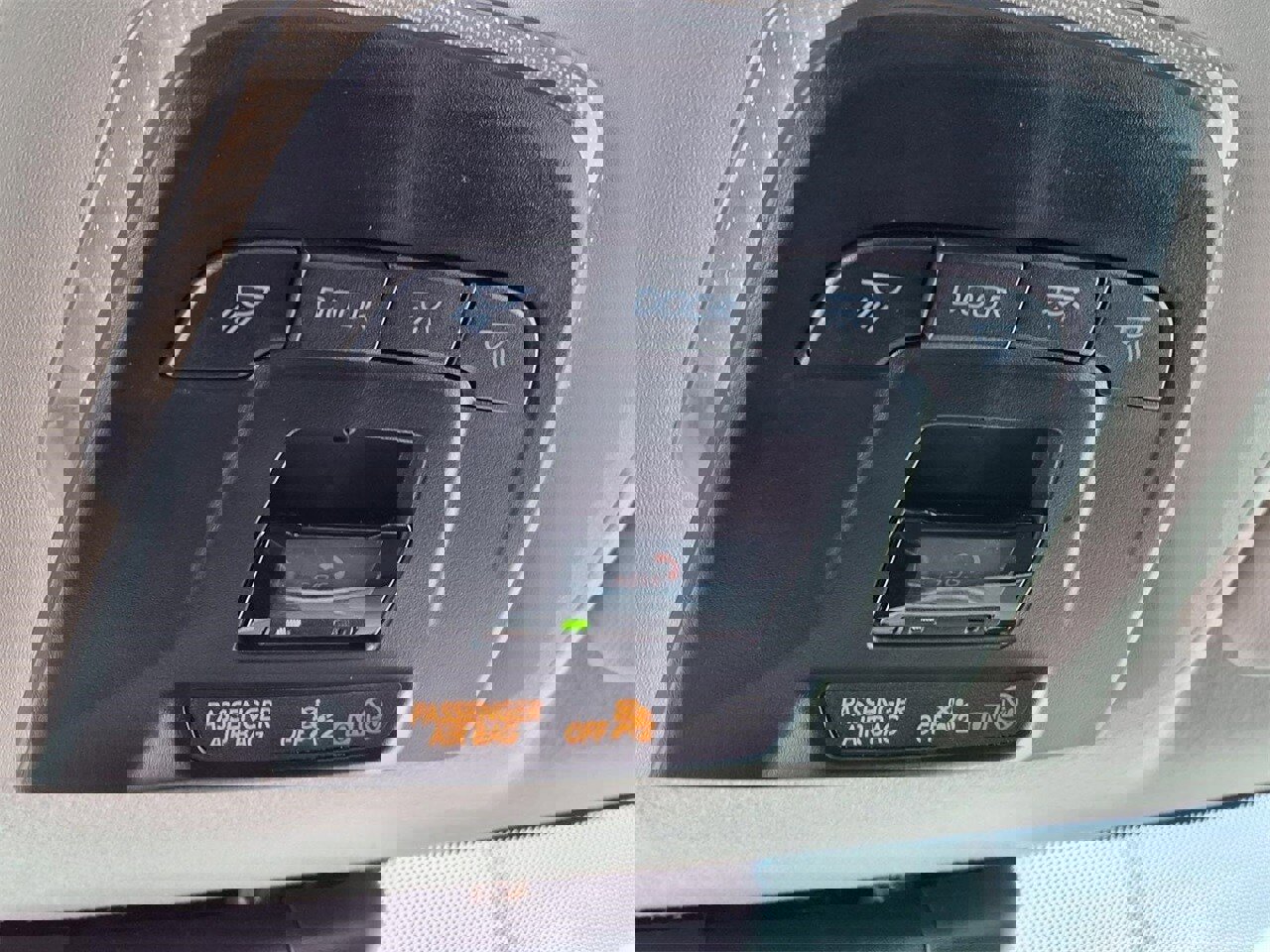 Used 2025 Toyota Corolla LE image 16