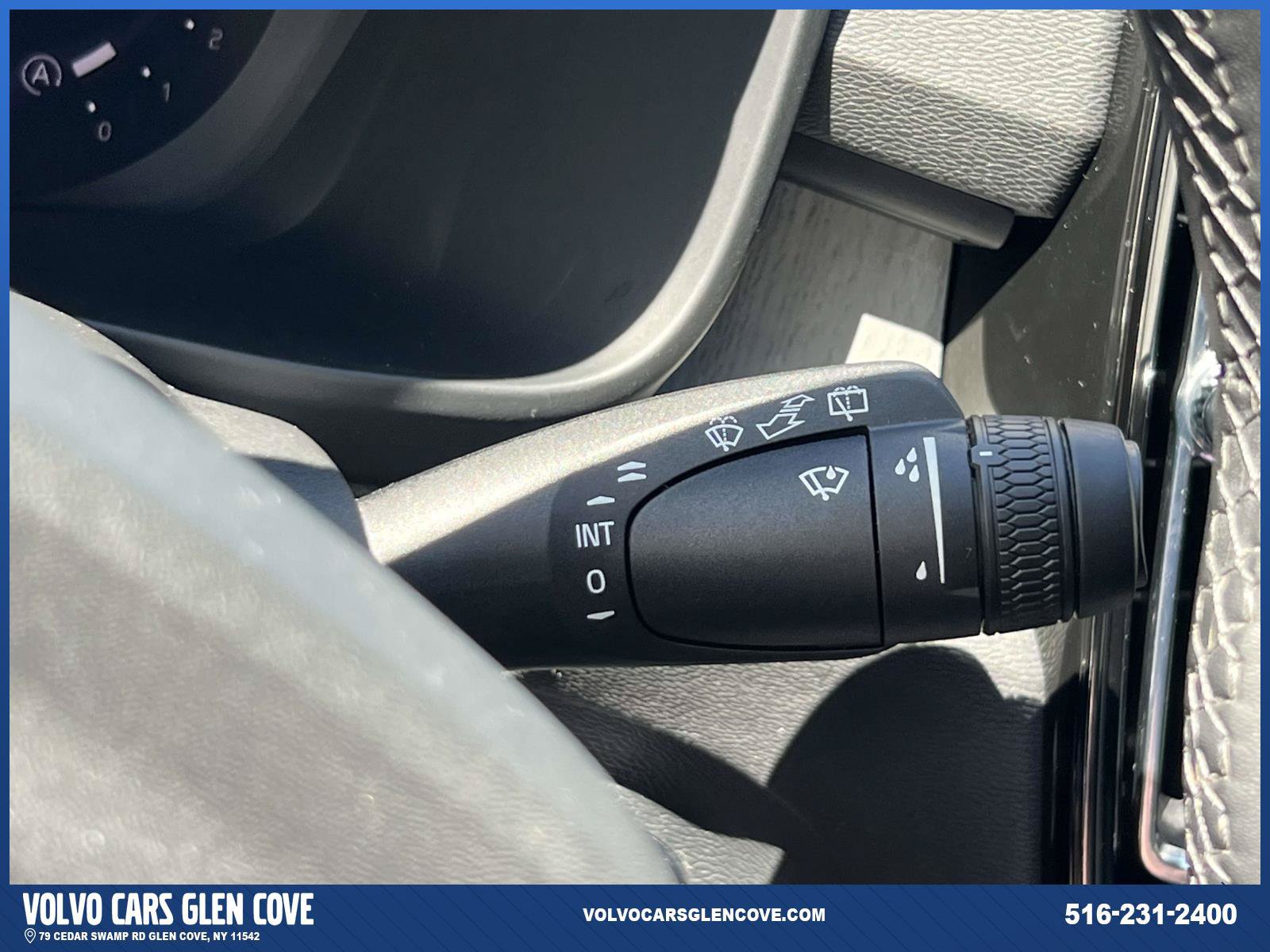Used 2024 Volvo XC40 B5 Plus w/ Climate Package AWD/4WD image 24