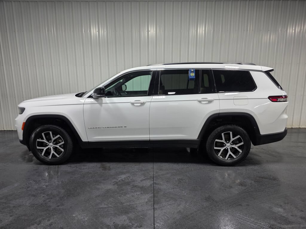 Used 2025 Jeep Grand Cherokee L Limited AWD/4WD image 4