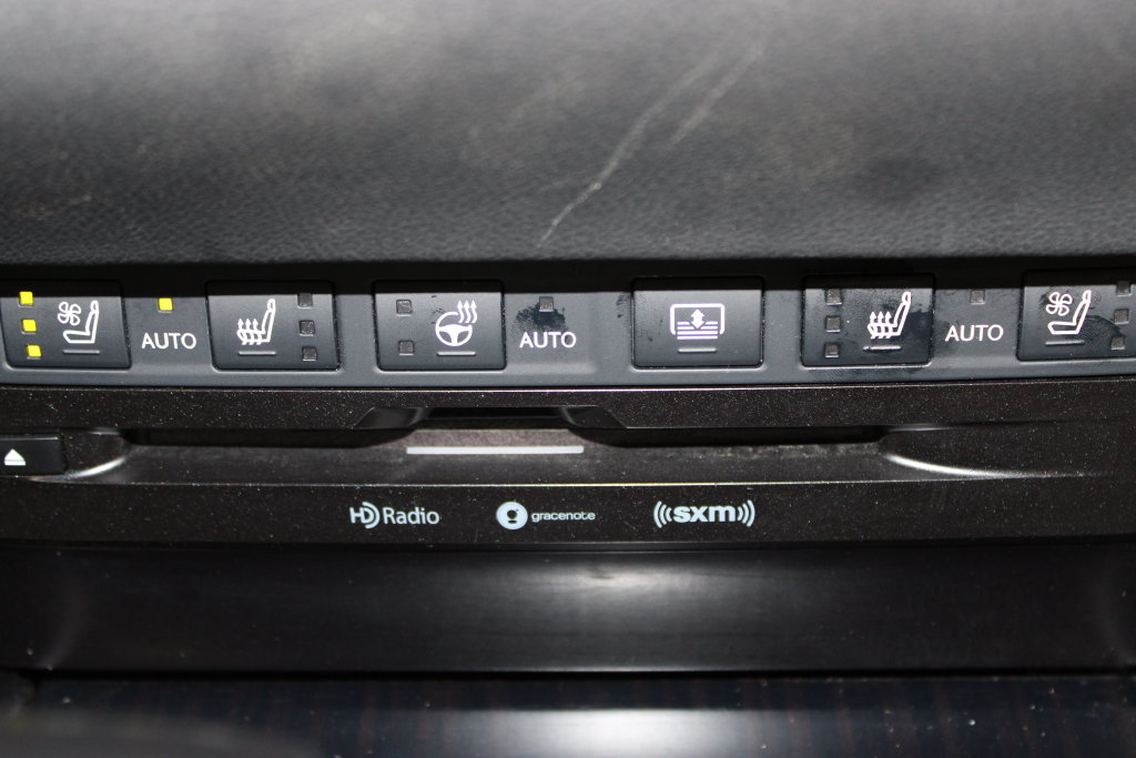 Used 2020 Lexus ES 300h w/ Accessory Package FWD image 30