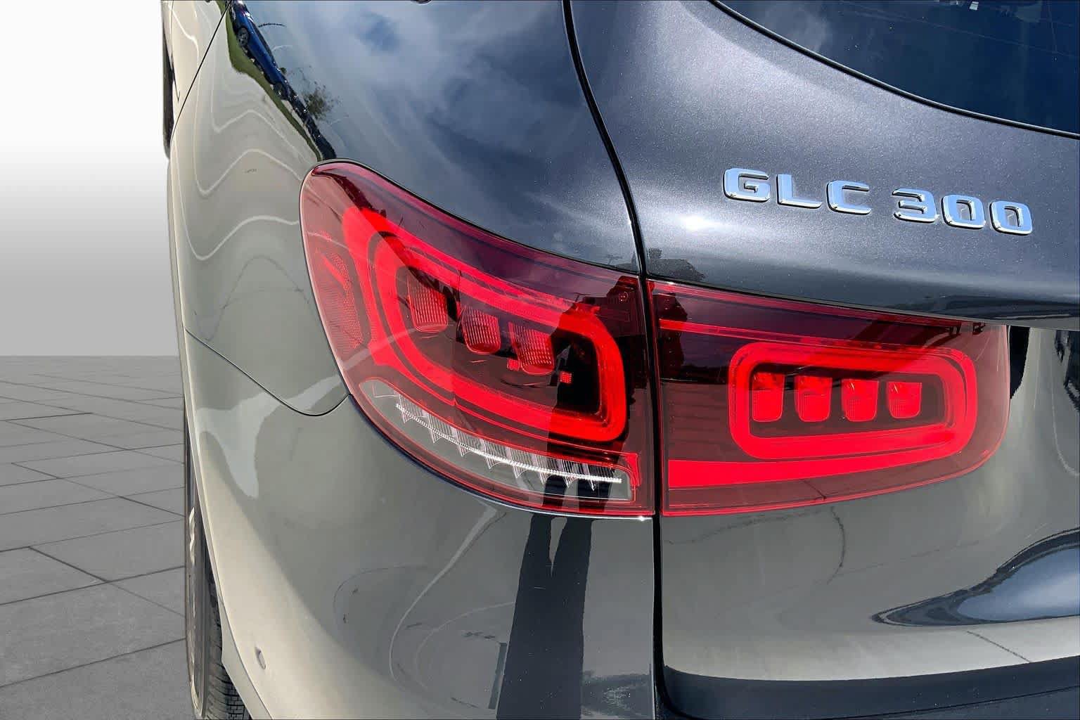 Used 2021 Mercedes-Benz GLC 300 4MATIC image 25