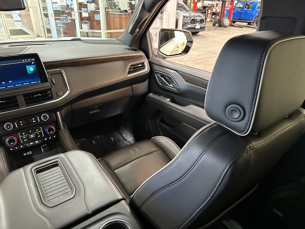 Used 2024 Chevrolet Suburban Premier image 15