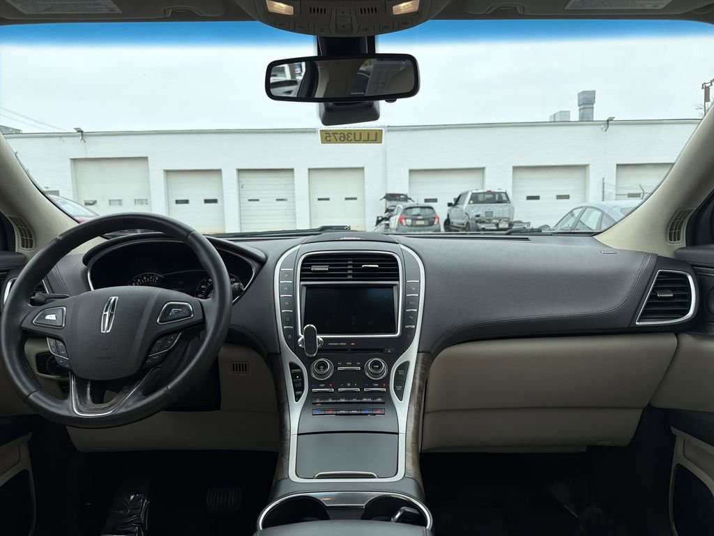 Used 2016 Lincoln MKX Reserve w/ Technology Package image 18