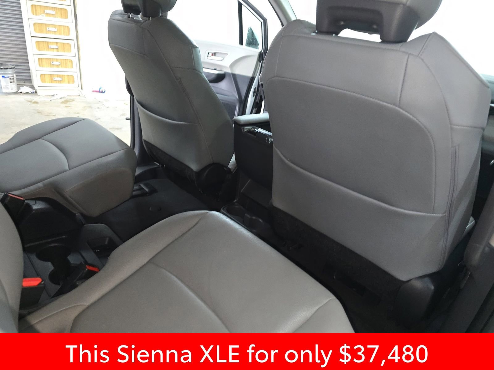 Used 2024 Toyota Sienna XLE image 17