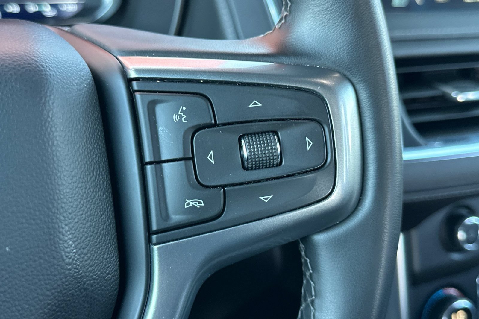 Used 2024 Chevrolet Tahoe Z71 AWD/4WD image 36