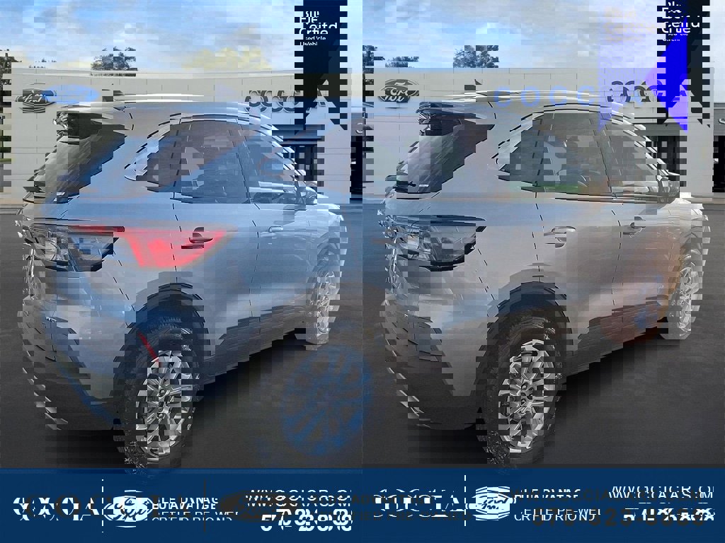 Certified 2022 Ford Escape SE w/ Cold Weather Package image 4