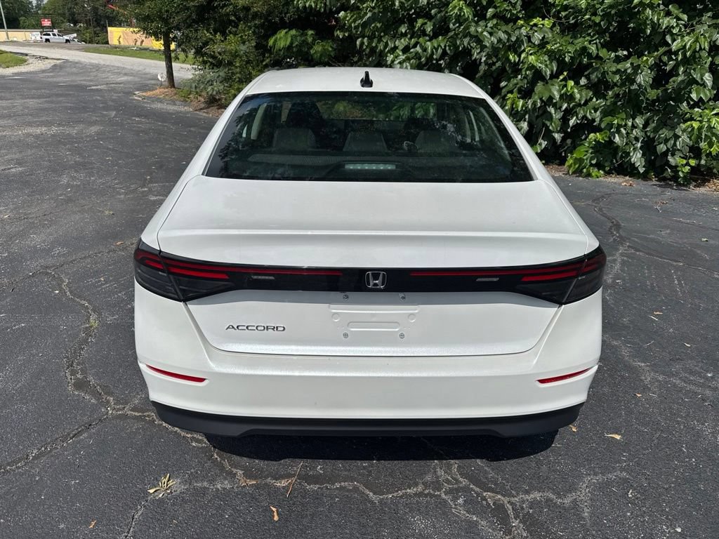 Used 2025 Honda Accord SE image 4