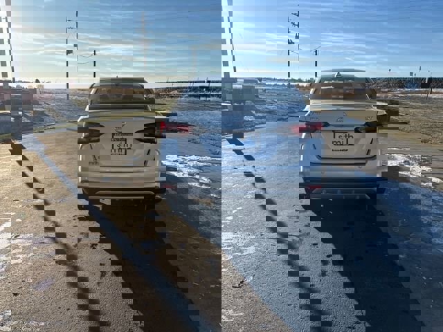 Used 2021 Nissan Versa SV image 4