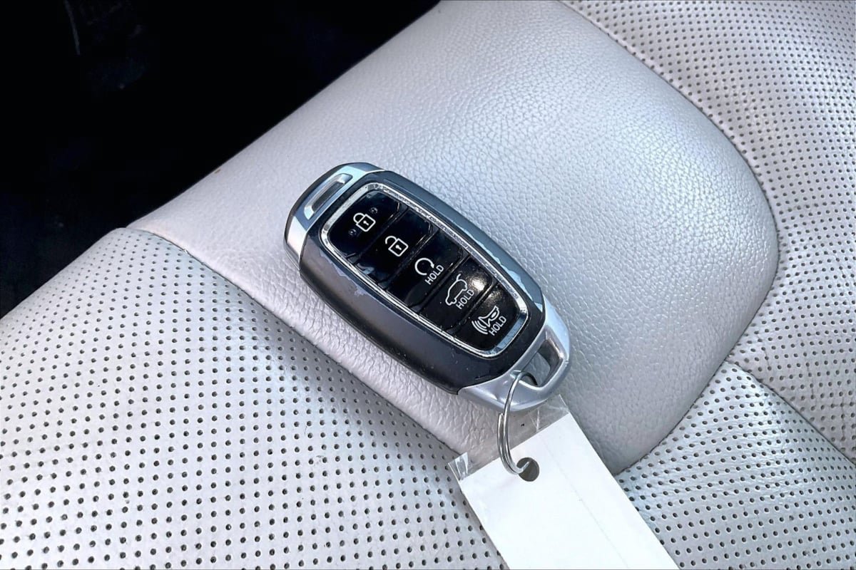 Used 2020 Hyundai Palisade SEL w/ Premium Package FWD image 11