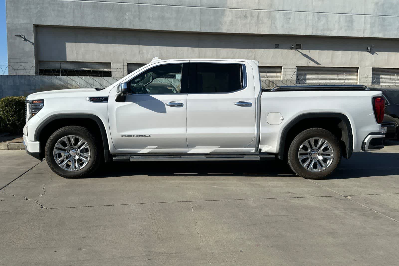 Used 2022 GMC Sierra 1500 Denali AWD/4WD image 6