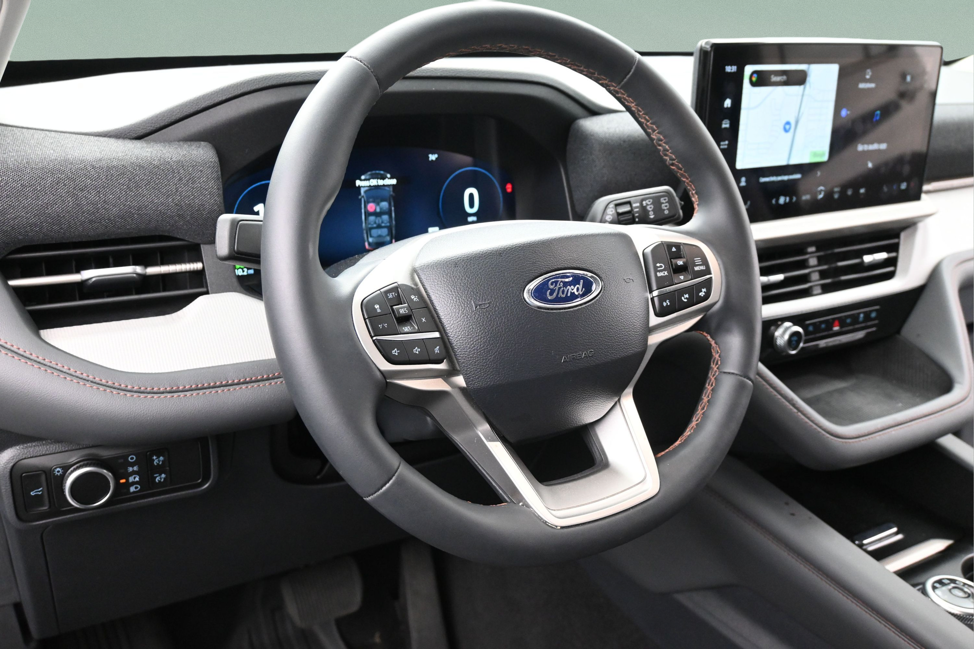 Used 2025 Ford Explorer Active RWD image 13