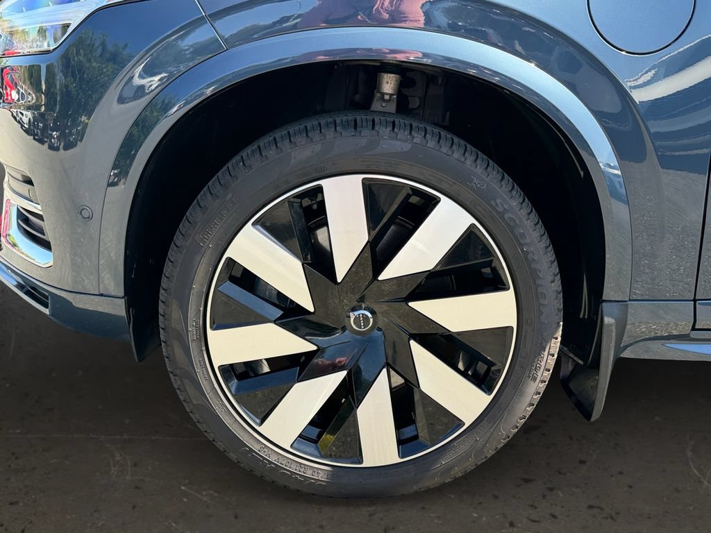 Certified 2025 Volvo XC90 T8 Plus AWD/4WD image 27