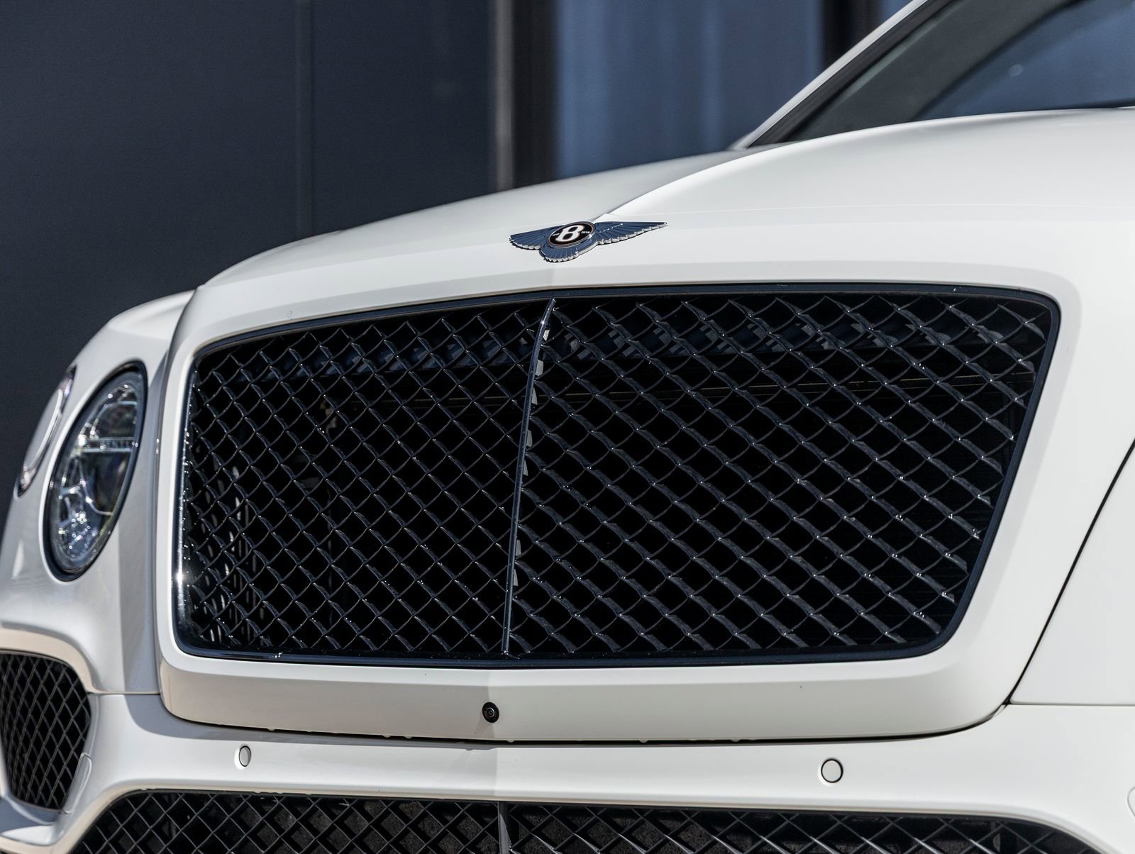 Used 2020 Bentley Bentayga AWD/4WD image 16