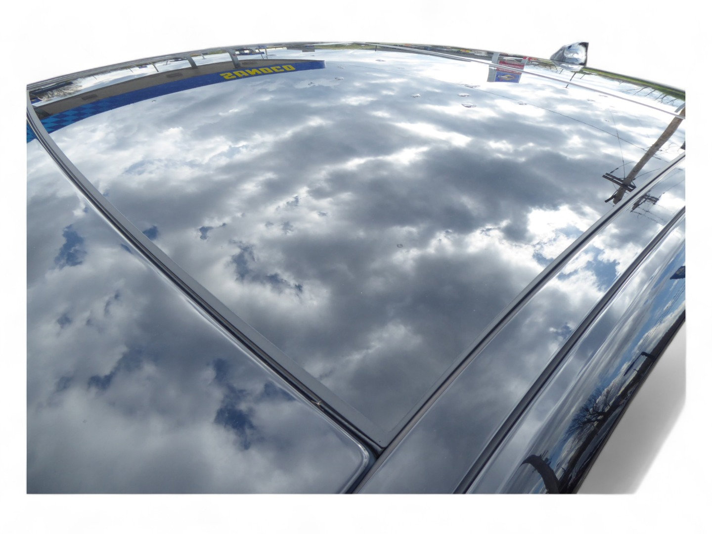 Used 2018 Jaguar XF Premium image 16