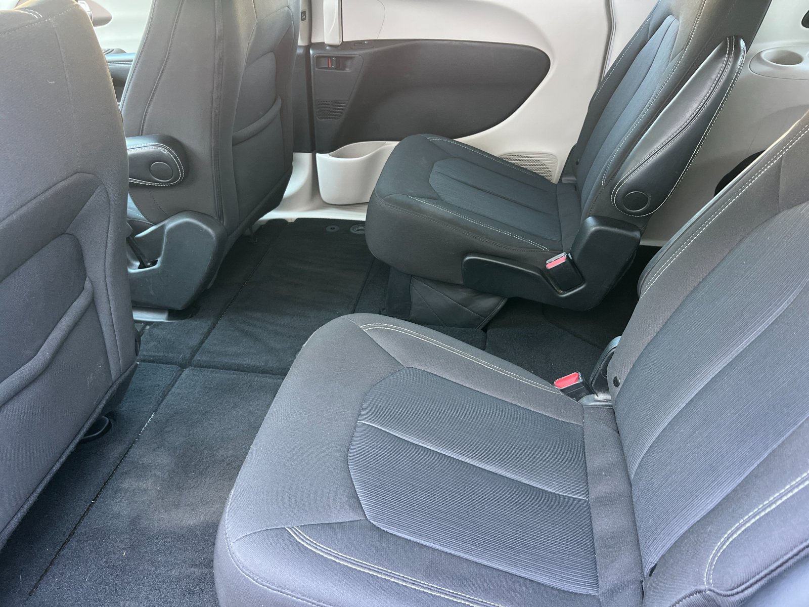 Used 2023 Chrysler Voyager LX FWD image 12