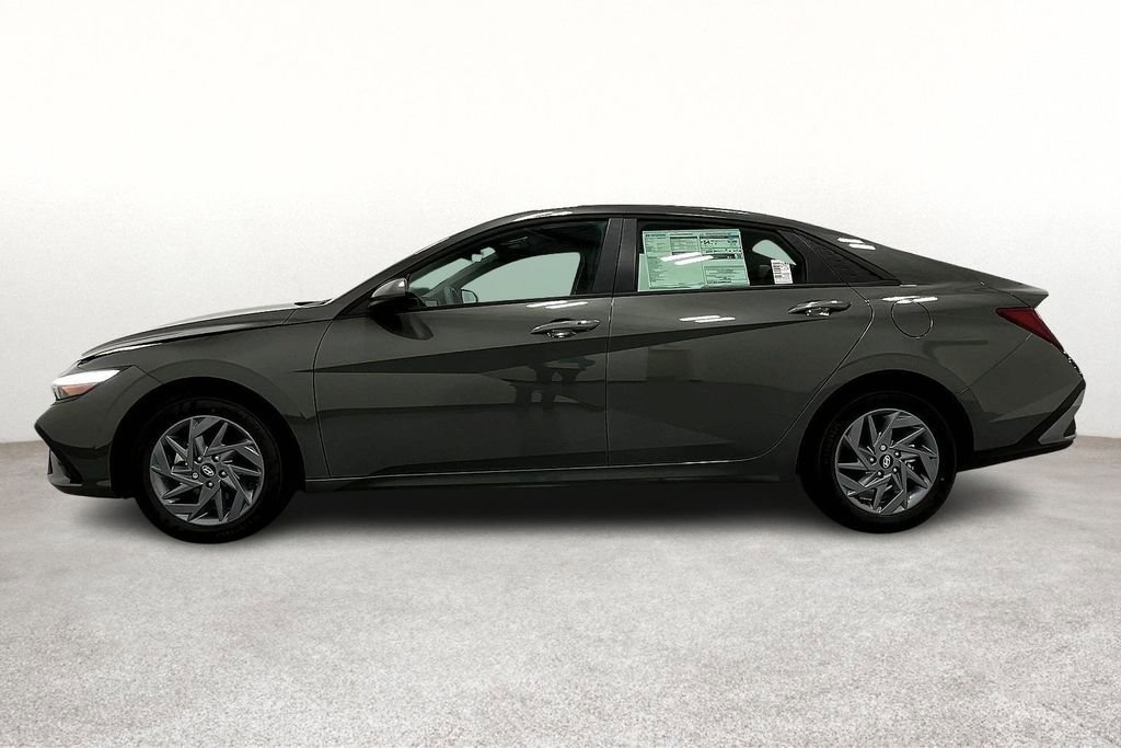 New 2026 Hyundai Elantra Blue FWD image 7