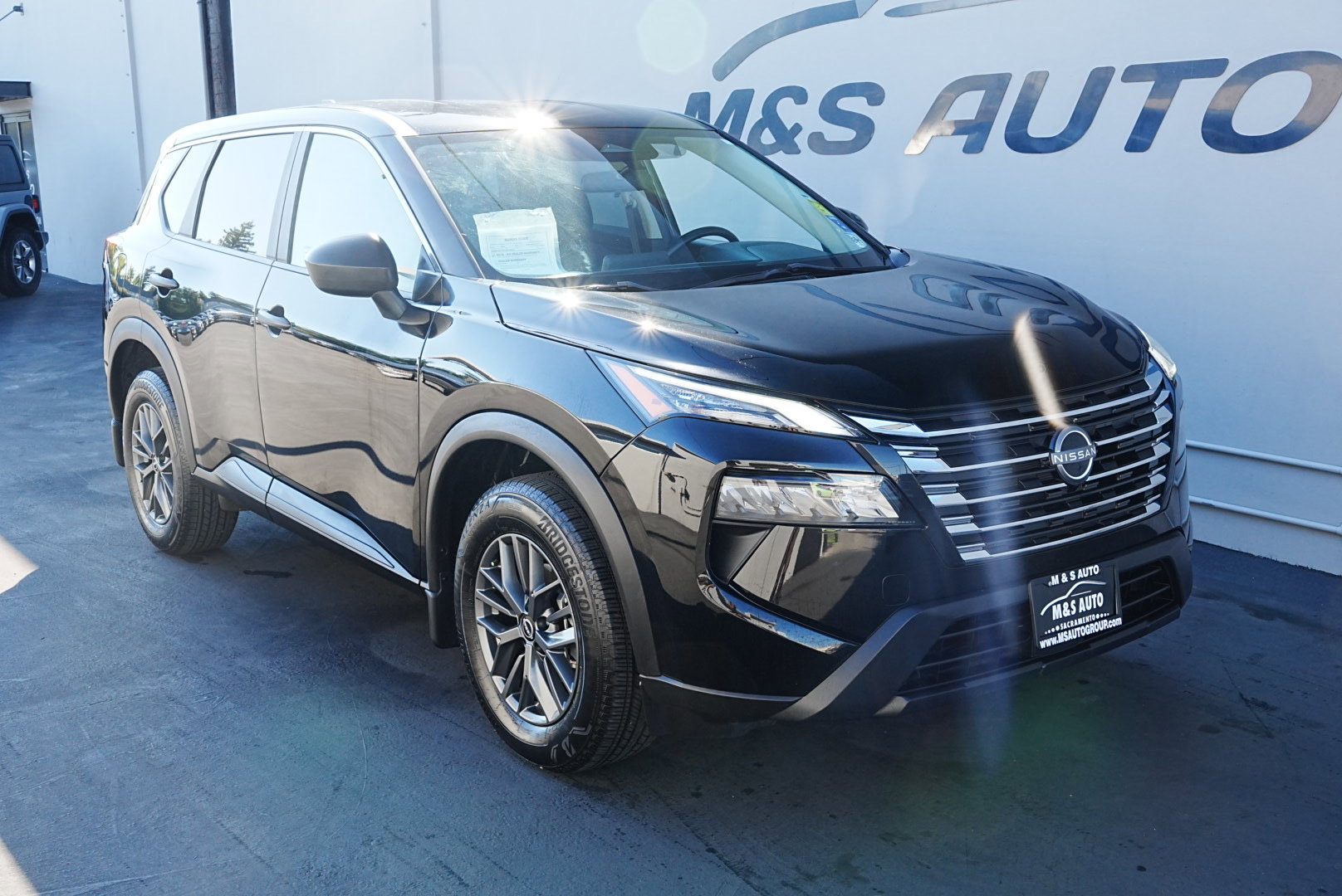 Used 2024 Nissan Rogue S image 3
