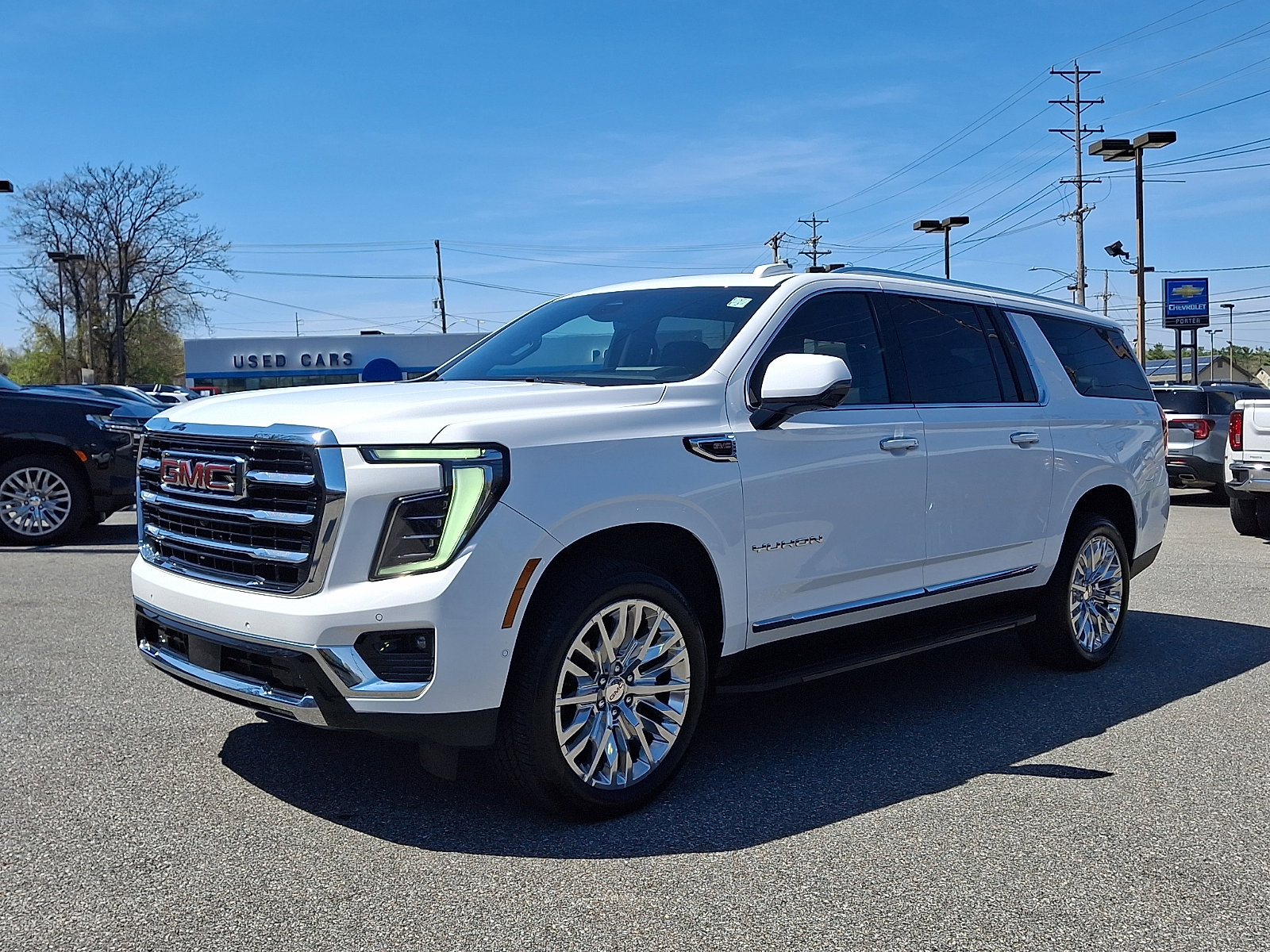 Used 2025 GMC Yukon XL Elevation w/ Elevation Premium Package image 3