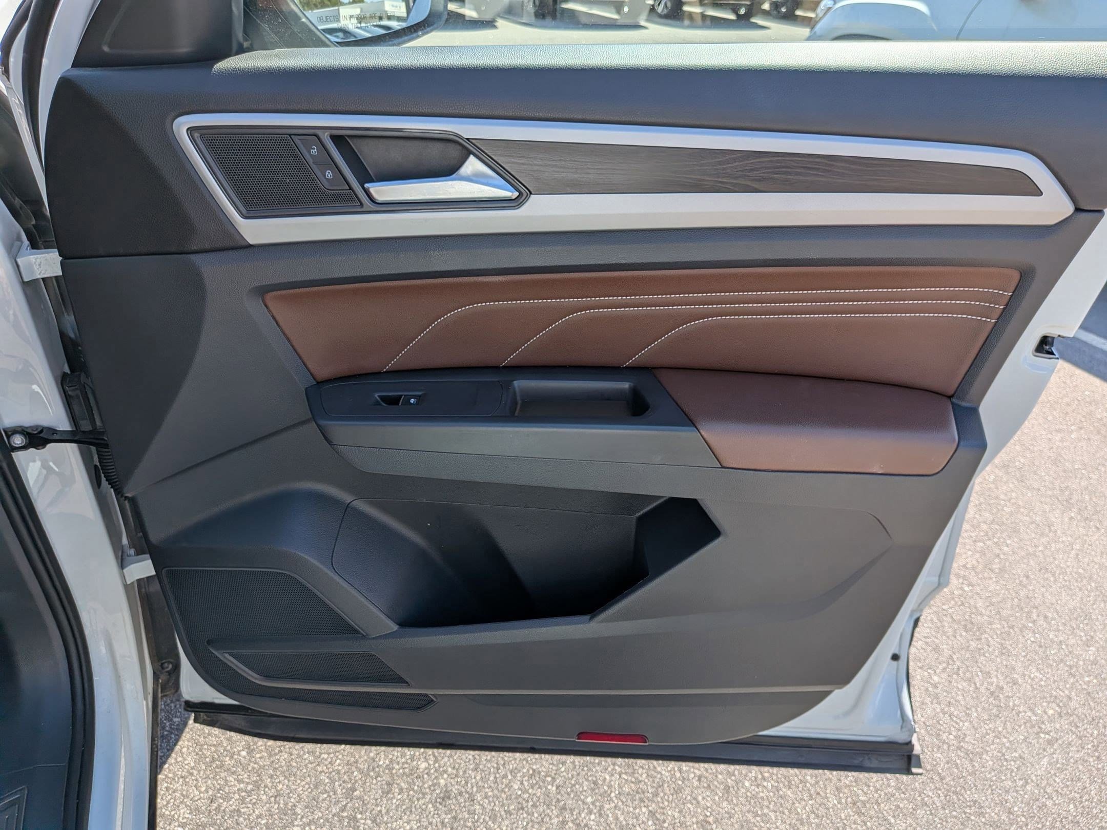Used 2023 Volkswagen Atlas SE w/ Panoramic Sunroof Package AWD/4WD image 35